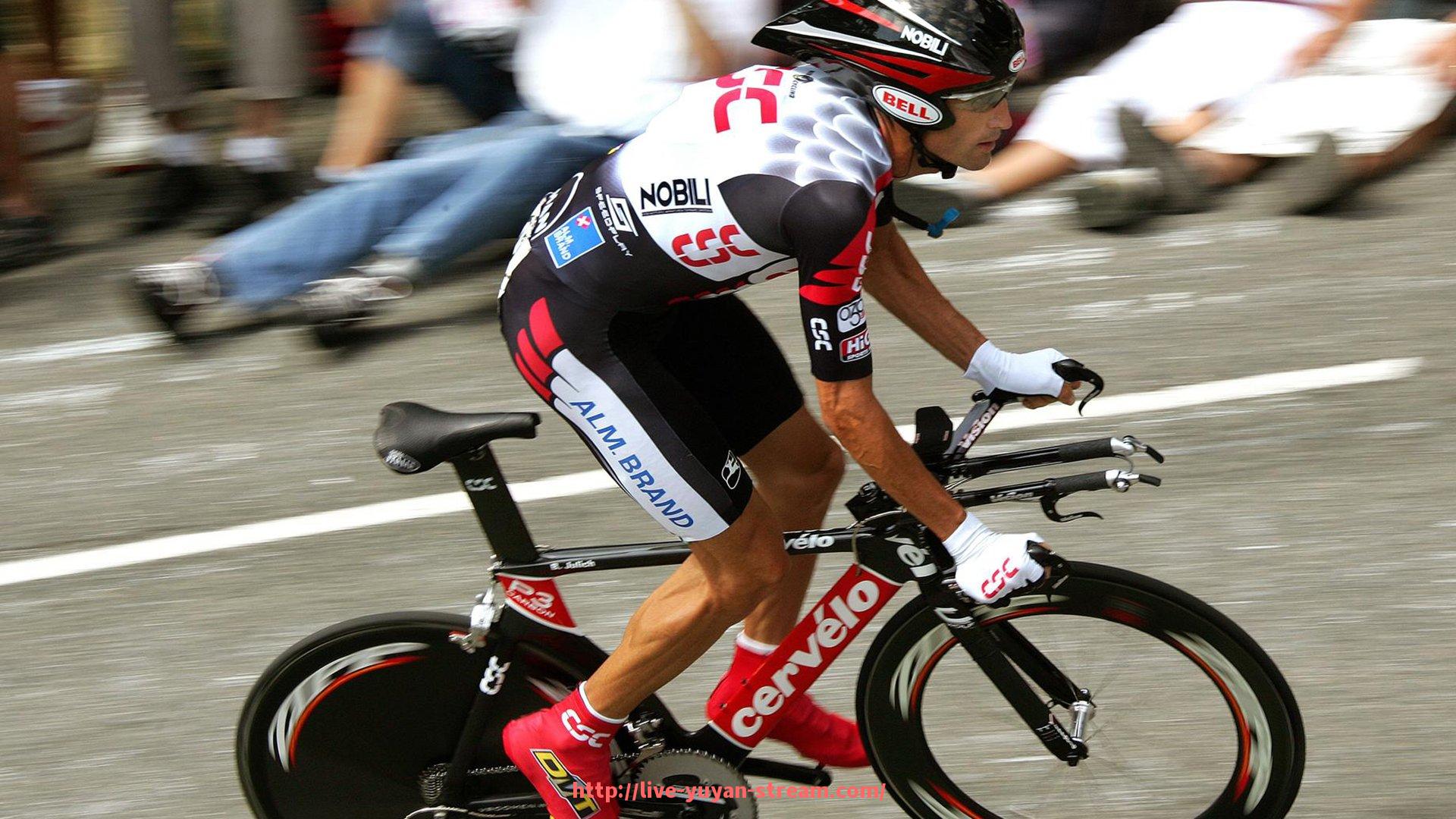 雨燕直播-世俱杯场上对抗强度解析：冲撞、拼抢与身体对峙