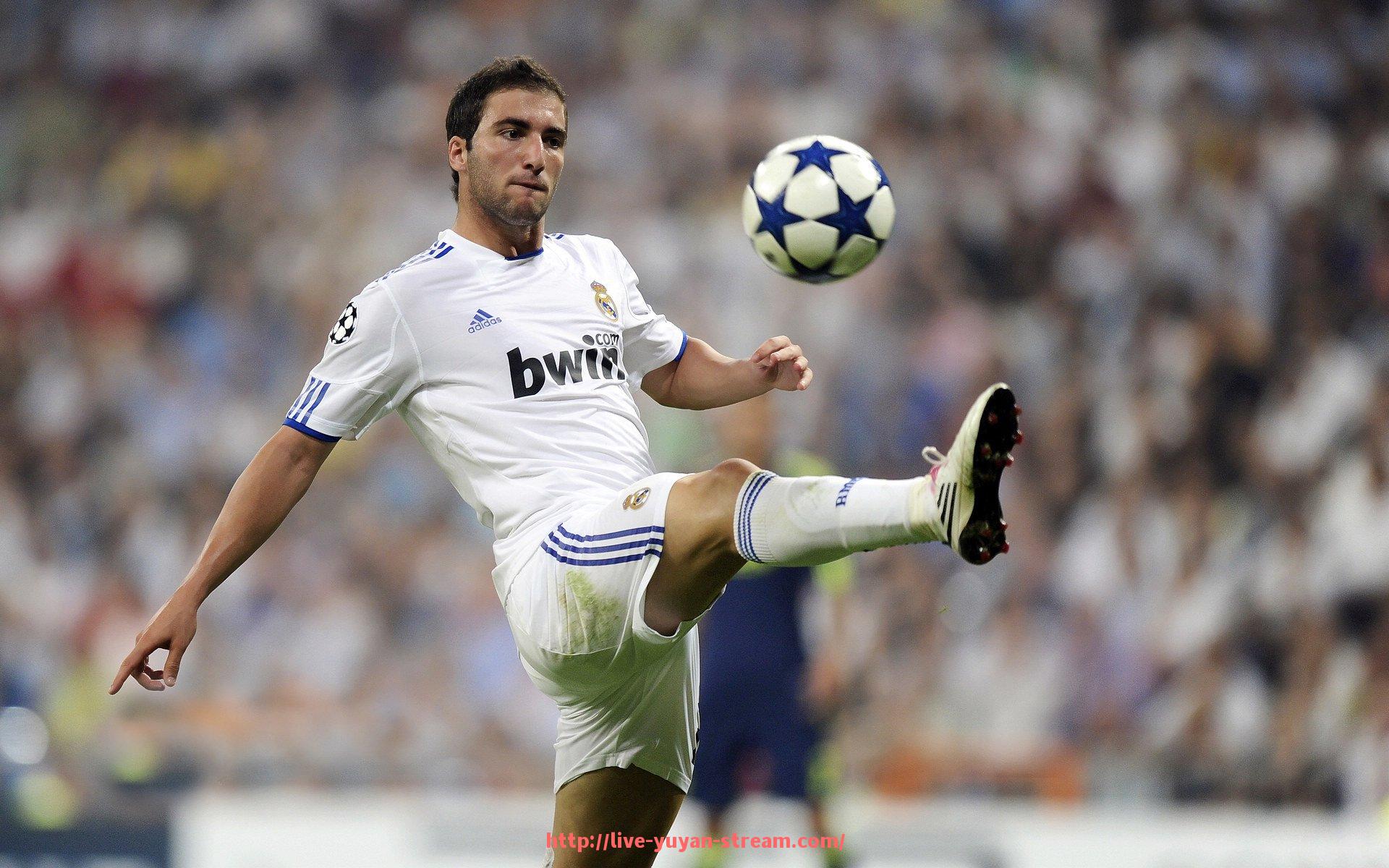 雨燕直播-深度解析法甲比赛中关键球员的表现及其对球队胜负的决定性影响